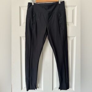 Athleta Stellar Crop Pant Black Leggings Zipper Pockets Scalloped Hem. Size: M